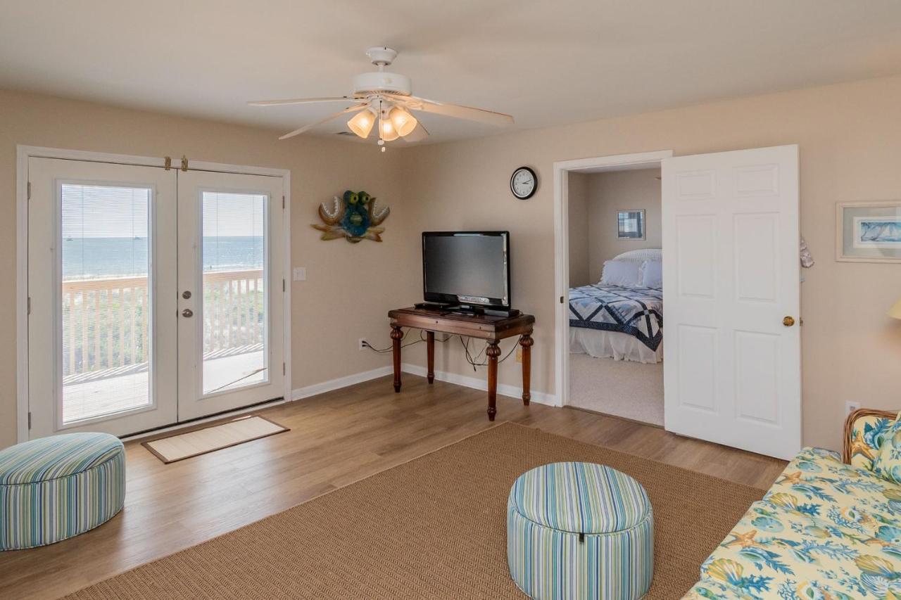 Katie Lou'S Place By Oak Island Accommodations Caswell Beach Bagian luar foto