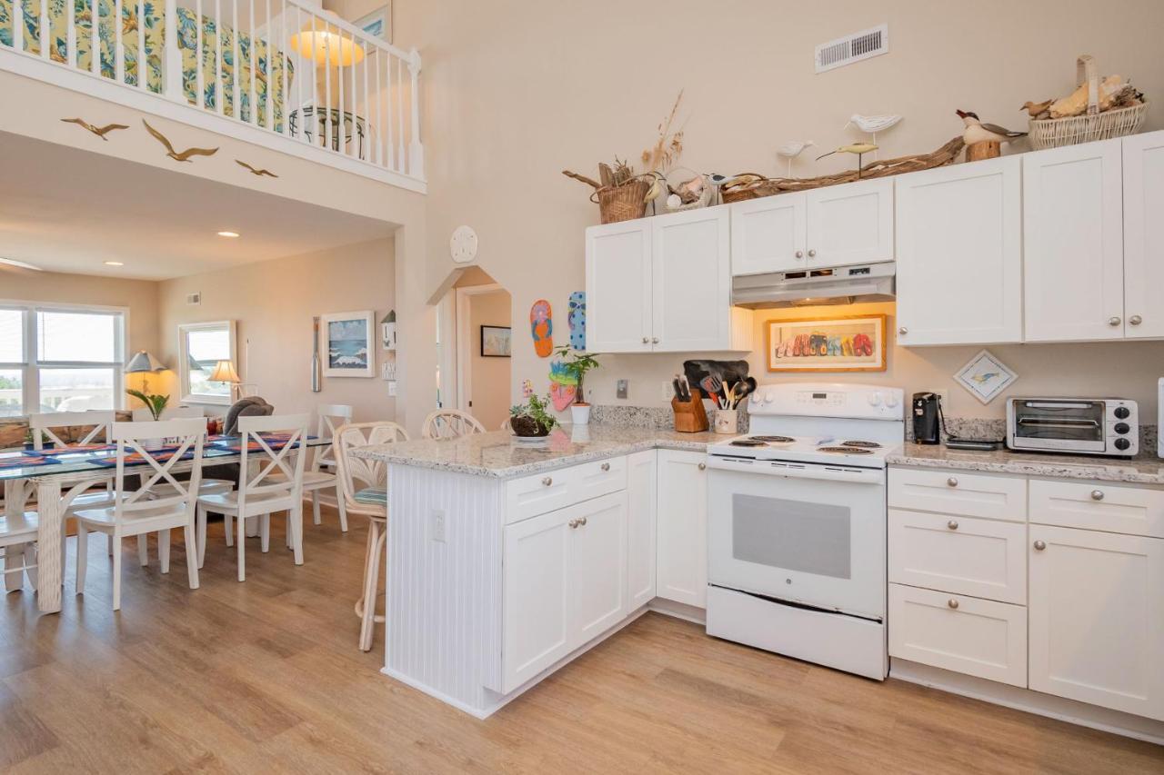 Katie Lou'S Place By Oak Island Accommodations Caswell Beach Bagian luar foto
