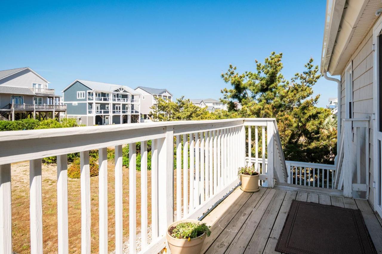 Katie Lou'S Place By Oak Island Accommodations Caswell Beach Bagian luar foto