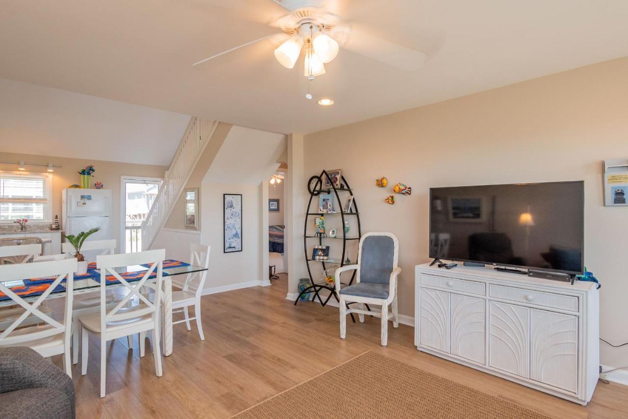 Katie Lou'S Place By Oak Island Accommodations Caswell Beach Bagian luar foto