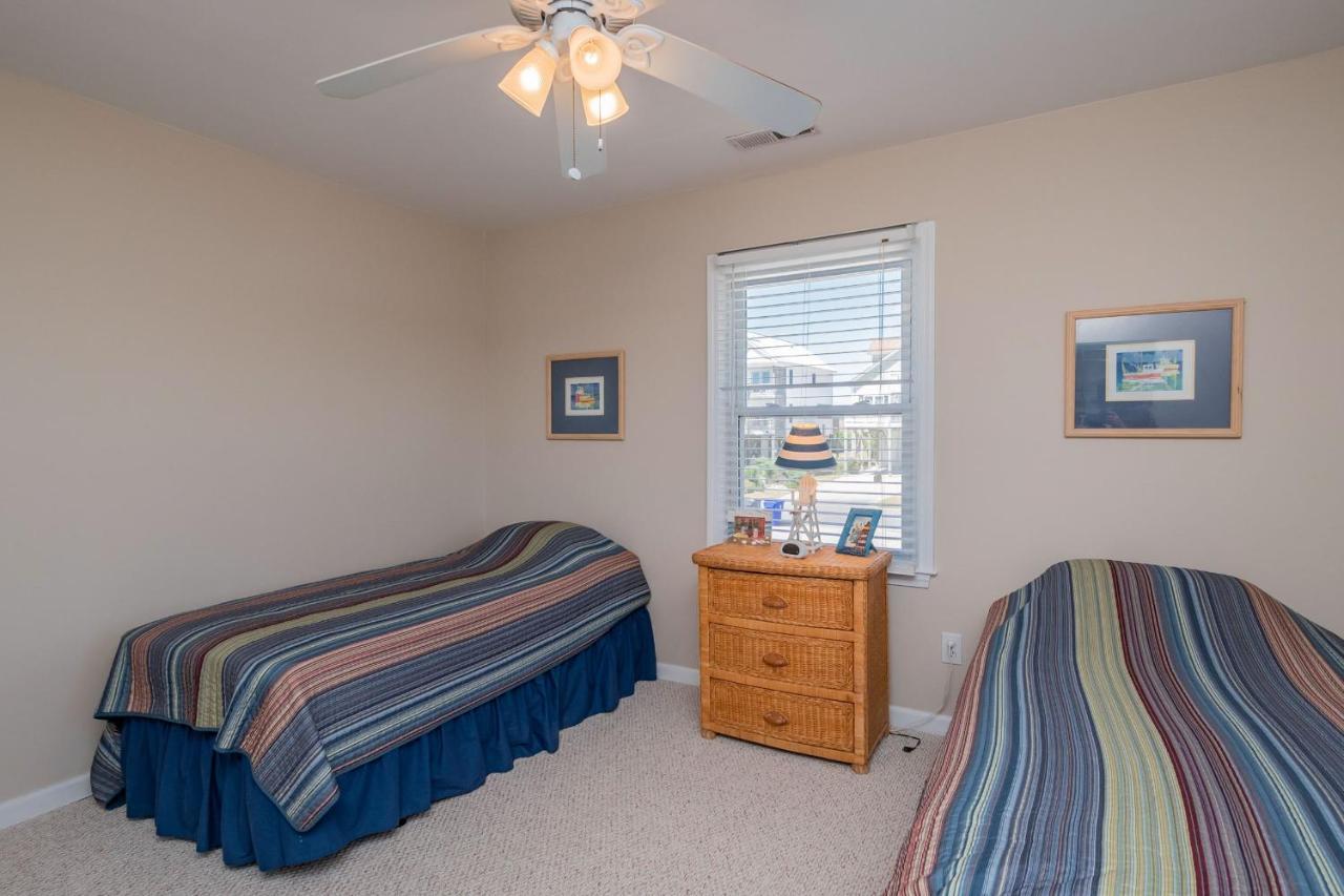 Katie Lou'S Place By Oak Island Accommodations Caswell Beach Bagian luar foto