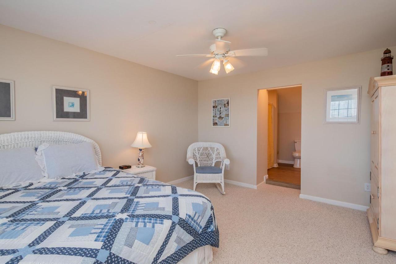 Katie Lou'S Place By Oak Island Accommodations Caswell Beach Bagian luar foto