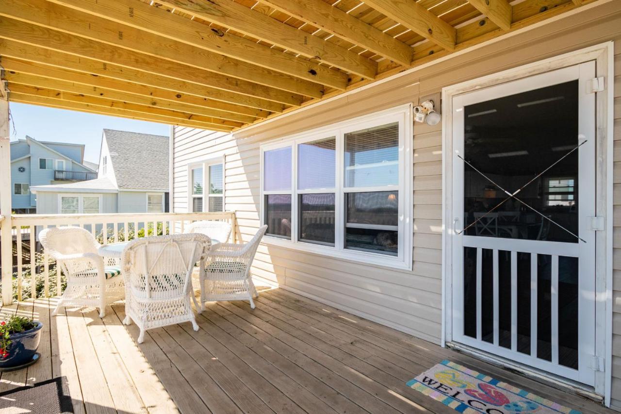 Katie Lou'S Place By Oak Island Accommodations Caswell Beach Bagian luar foto